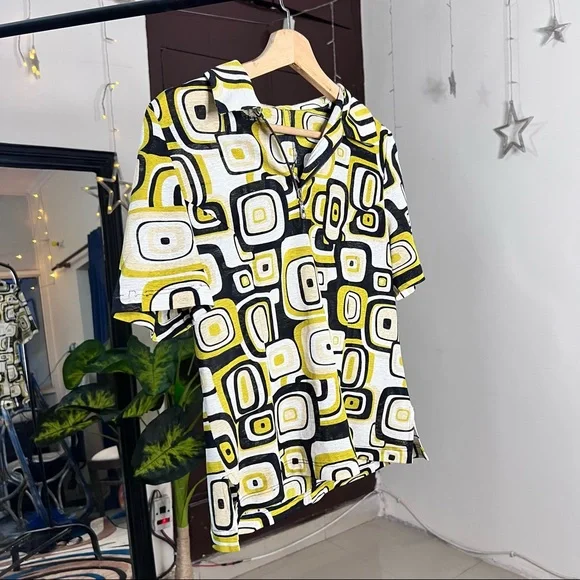 New- Designer top from Spain - Picture 4 of 5